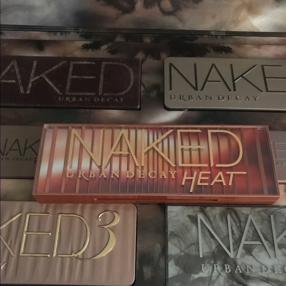 Urban Decay Naked Vault with FREE Naked Heat